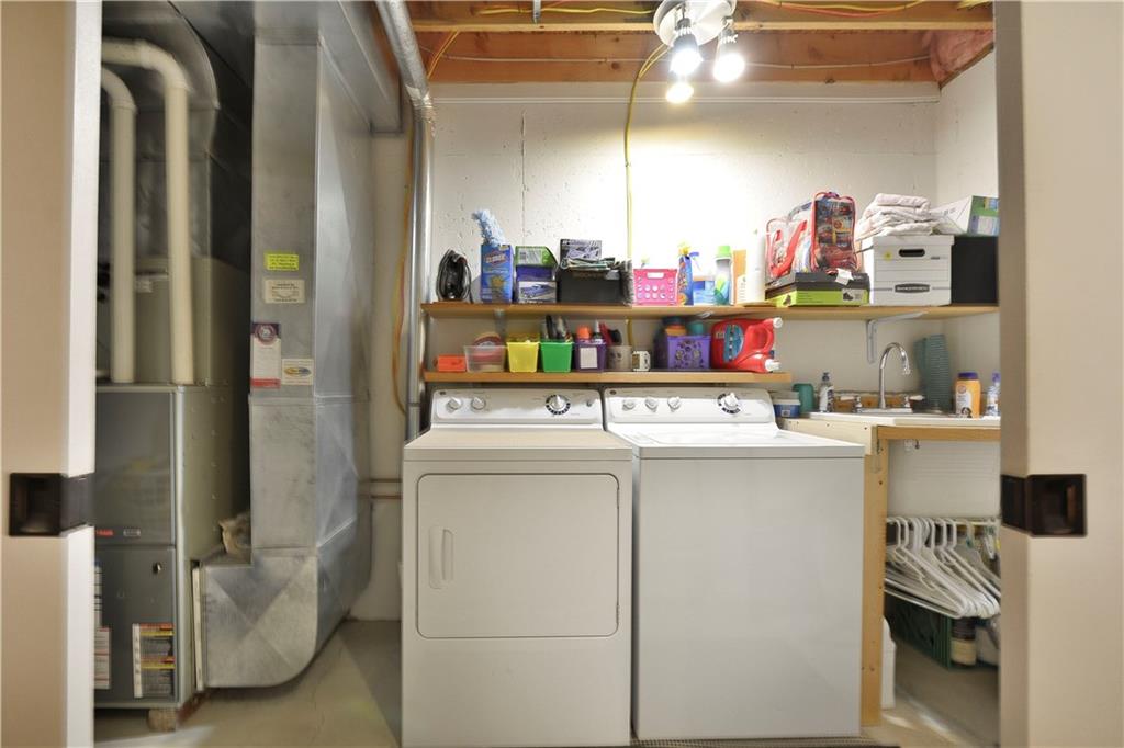 72 Castle View Drive McKees Rocks, PA 15136 - Photo 23 of 25 Laundry Room