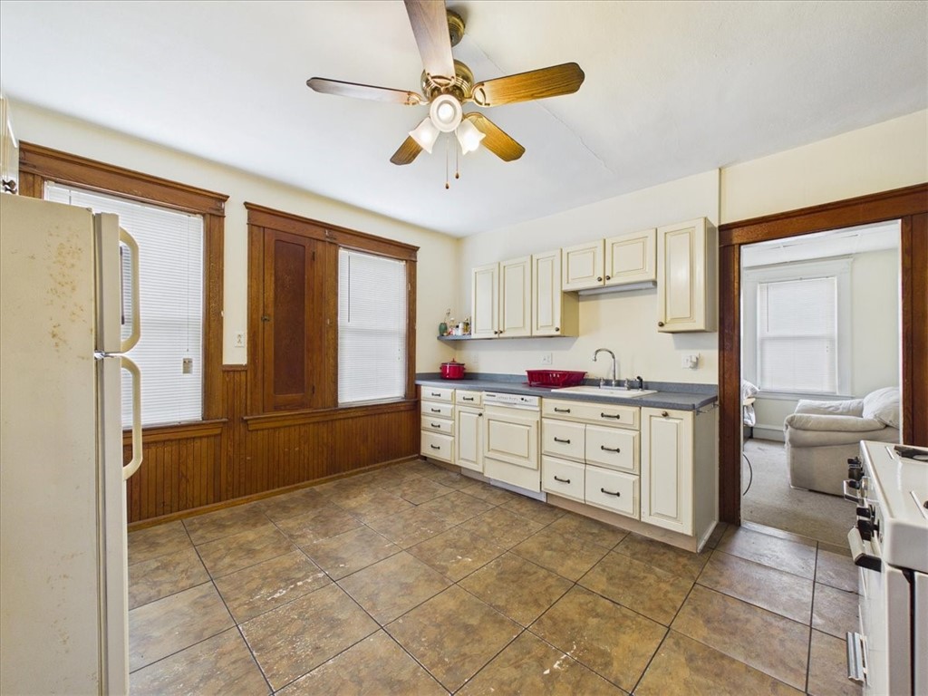 145 Burnside Avenue Woonsocket, RI 02895 - Photo 20 of 26 Unit 2B