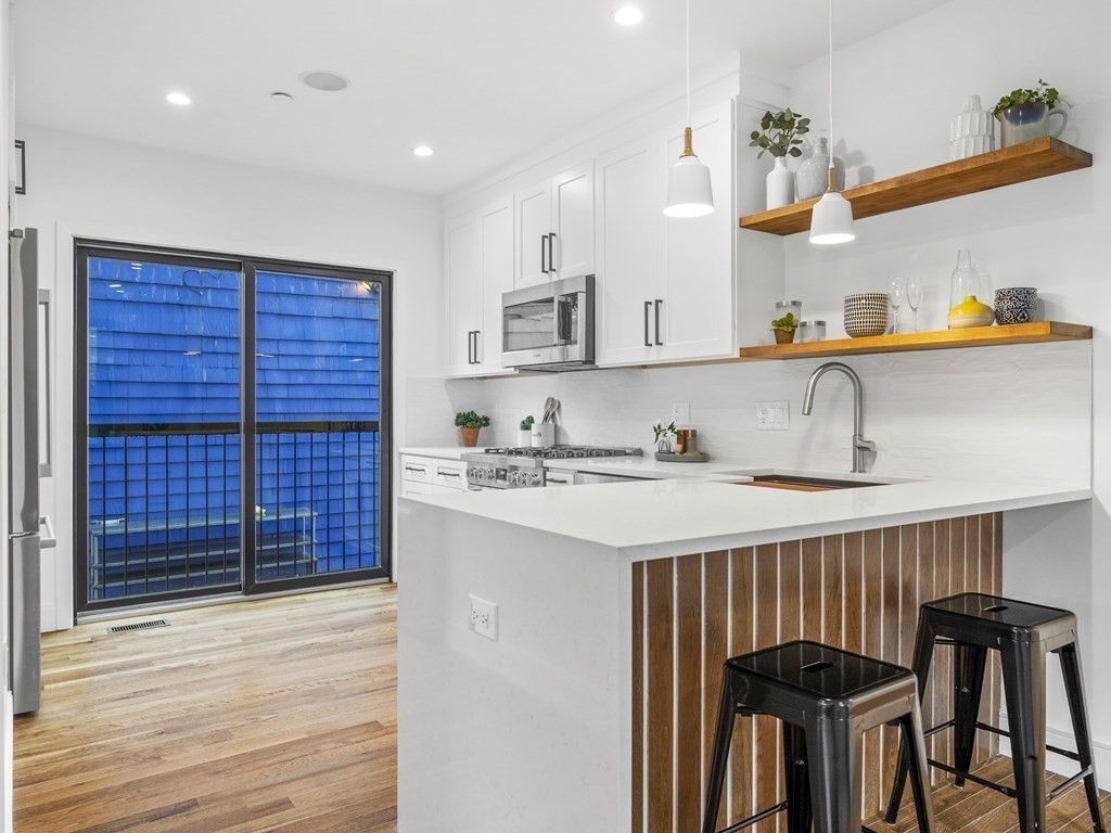 7 Springfield Street, Unit 1 Cambridge, MA 02139 - Photo 3 of 23