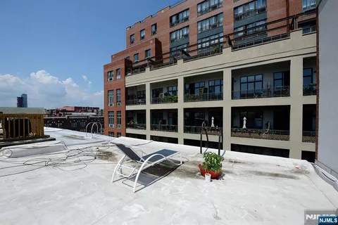 $595,000 | 212 9th Street, Unit 4B, Jersey City, NJ 07302