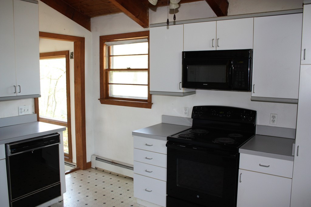 24 Long Lake Road Littleton, MA 01460 - Photo 9 of 29 Gallery Image 9