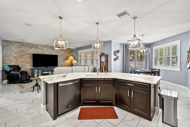 $530,000 | 514 Valri Park Drive, Valrico, FL 33594