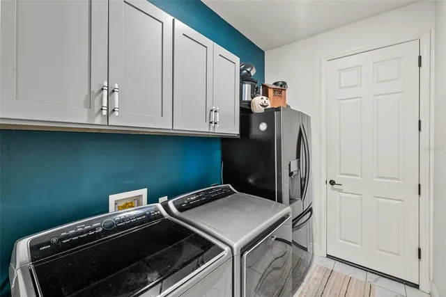 $530,000 | 514 Valri Park Drive, Valrico, FL 33594