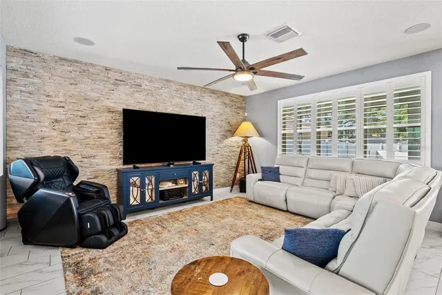 $530,000 | 514 Valri Park Drive, Valrico, FL 33594