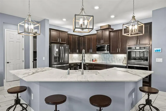 $530,000 | 514 Valri Park Drive, Valrico, FL 33594