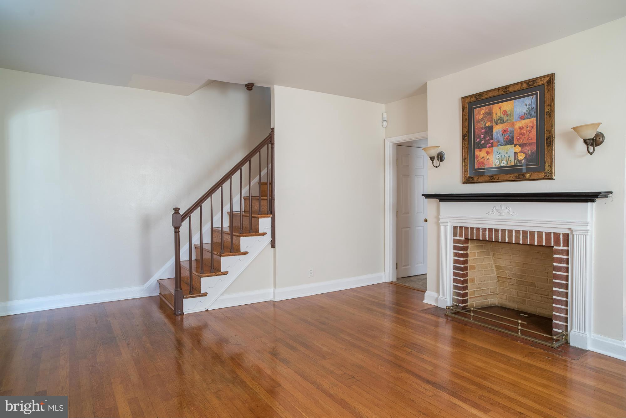 3621 Rosedale Road Baltimore, MD 21215 - Photo 7 of 29 Living Room