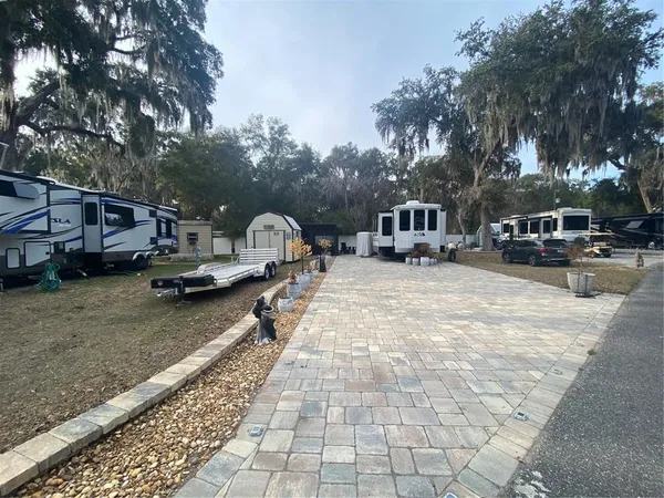 a view of a yard in front of house