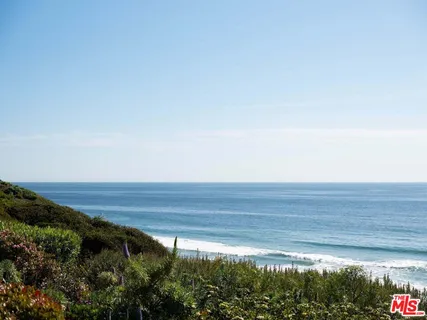 $2,495,000 | 6 Paradise Cove Road, Malibu, CA 90265