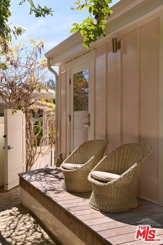 $2,495,000 | 6 Paradise Cove Road, Malibu, CA 90265