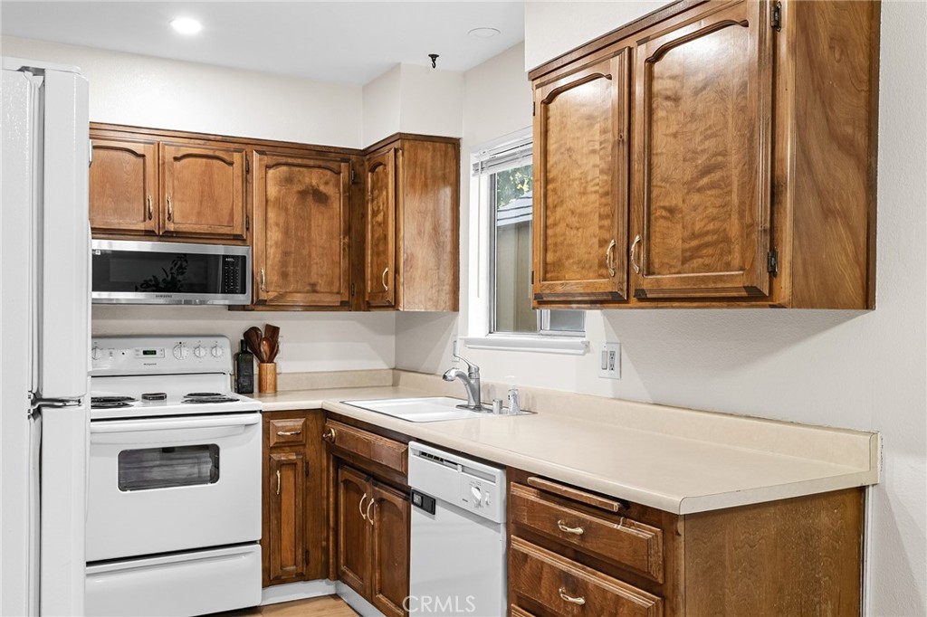 1261 Parque Drive Chico, CA 95926 - Photo 13 of 45 Kitchen