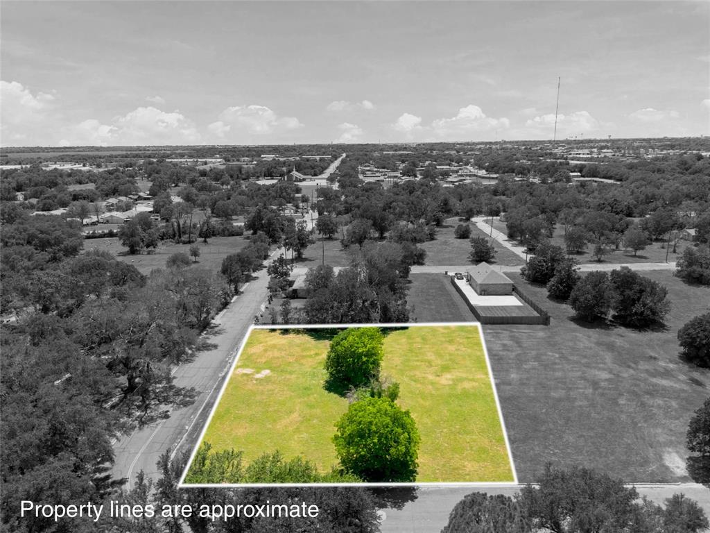 2825 South 7th Street Waco, TX 76706 - Photo 1 of 11 an aerial view of residential houses with yard