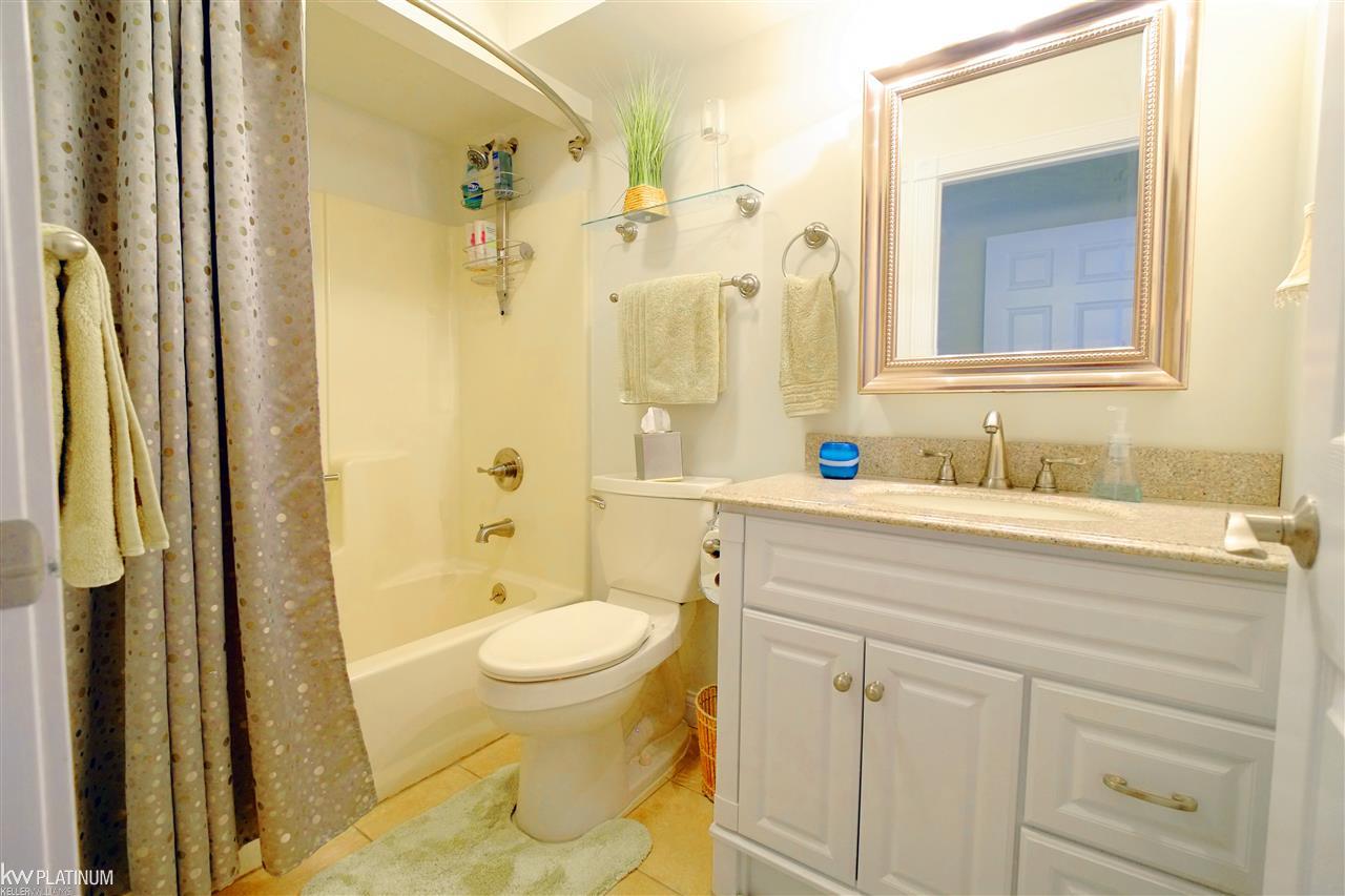 5782 Main Lexington, MI 48450 - Photo 17 of 20 31258153-16.JPG