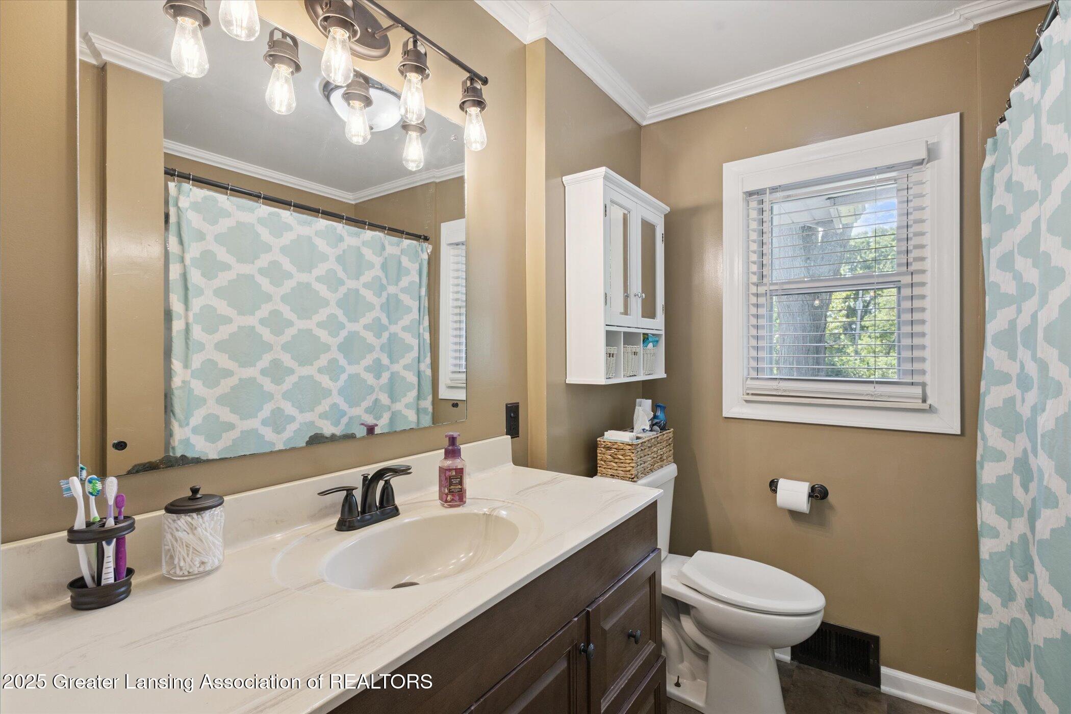 927 Dryer Farm Road Lansing, MI 48917 - Photo 23 of 37 21-927-Dryer-Farm-Rd-Lansing-MI-48917-Wi