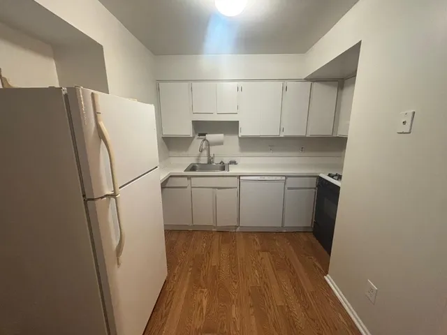 $2,000 | 216 Christopher Columbus Drive, Unit 2, Jersey City, NJ 07302