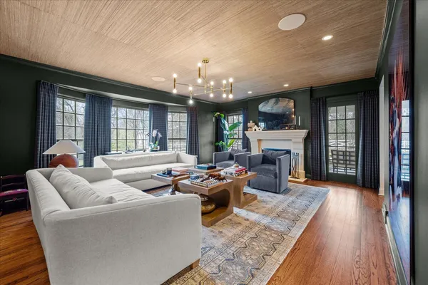 $2,995,000 | 2335 Pebblefork Lane, Northfield, IL 60093