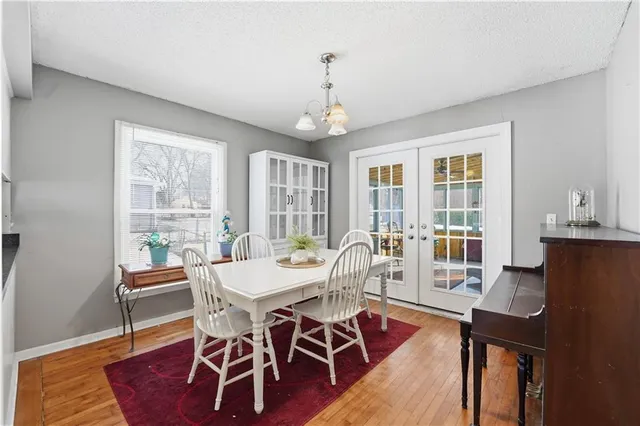 $300,000 | 511 East Sheridan Street, Olathe, KS 66061