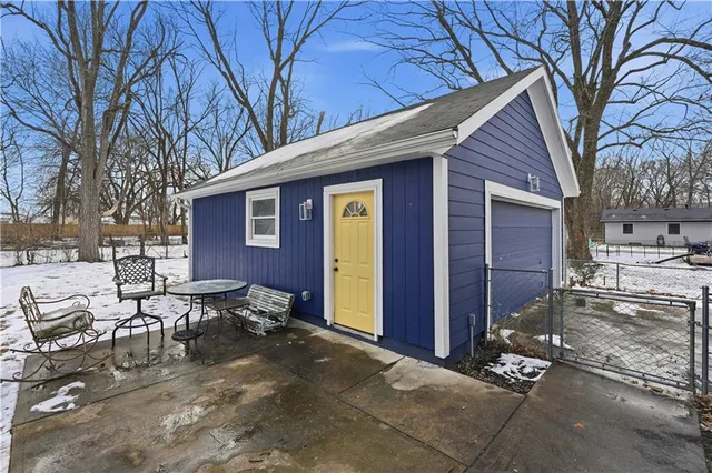 $300,000 | 511 East Sheridan Street, Olathe, KS 66061