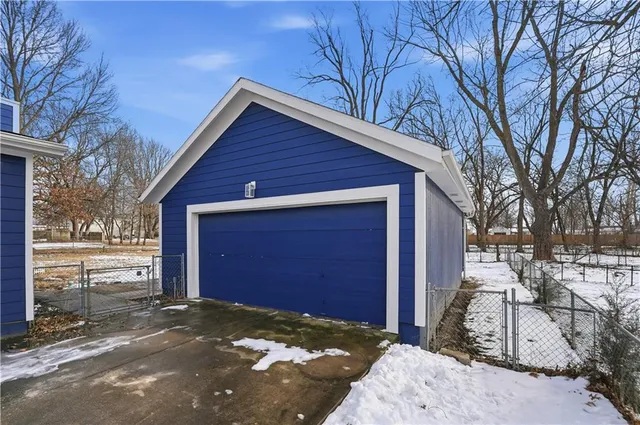 $300,000 | 511 East Sheridan Street, Olathe, KS 66061