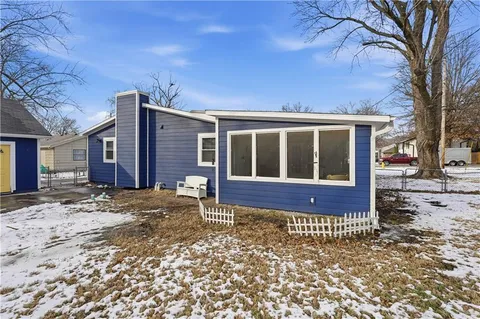 $300,000 | 511 East Sheridan Street, Olathe, KS 66061