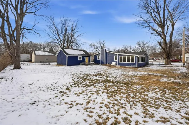 $300,000 | 511 East Sheridan Street, Olathe, KS 66061