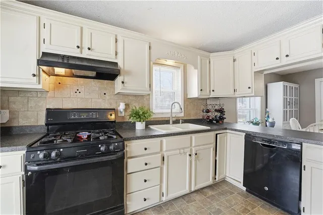 $300,000 | 511 East Sheridan Street, Olathe, KS 66061