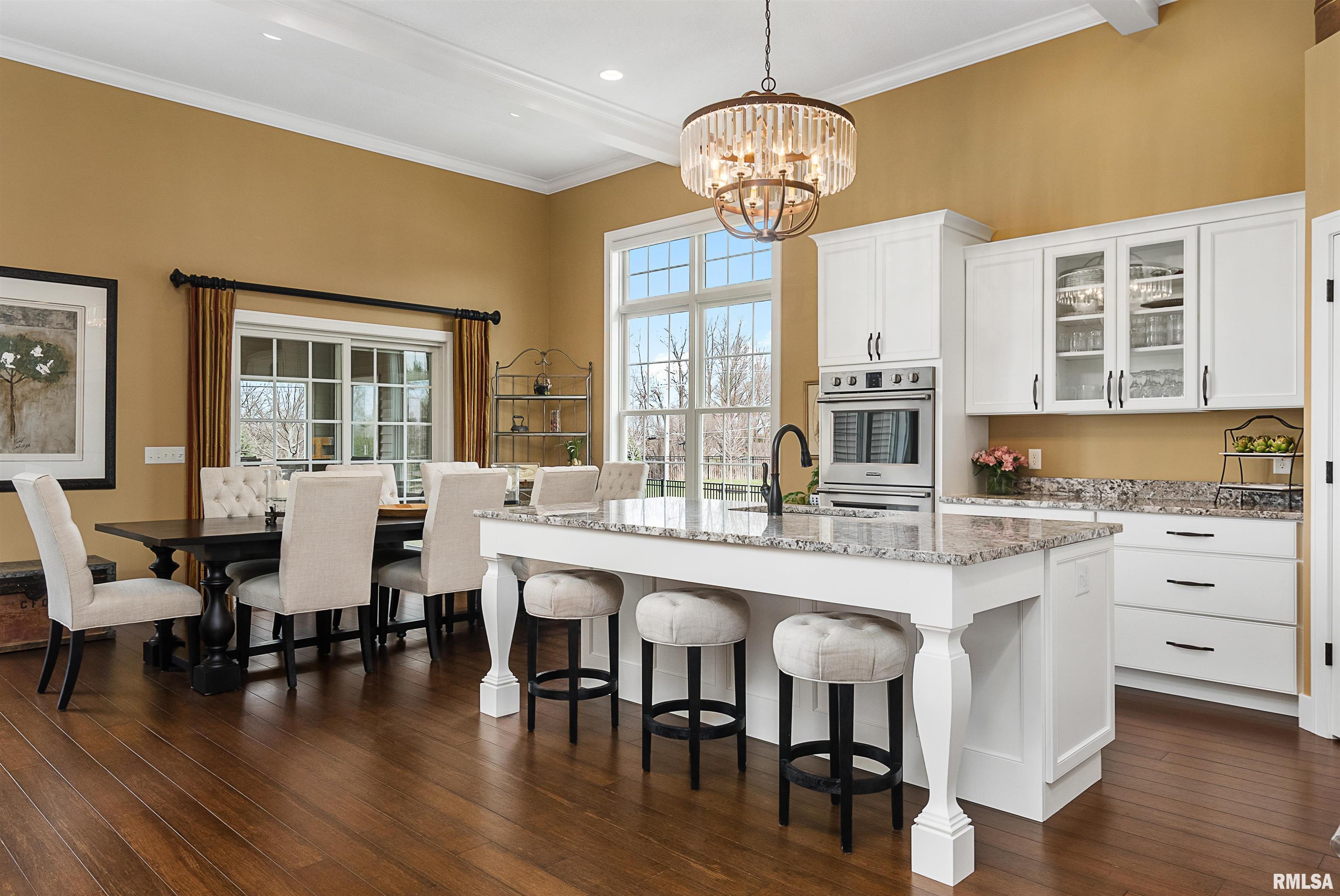 4032 Thomas Pointe Road Davenport, IA 52807 - Photo 3 of 37 Gallery Image 3