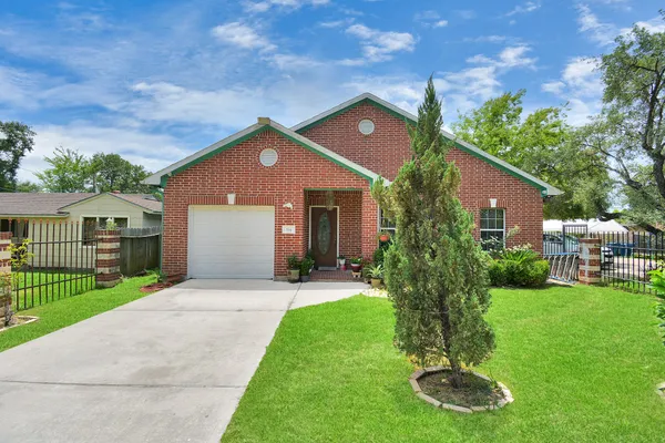 $399,900 | 514 Avenue A, South Houston, TX 77587