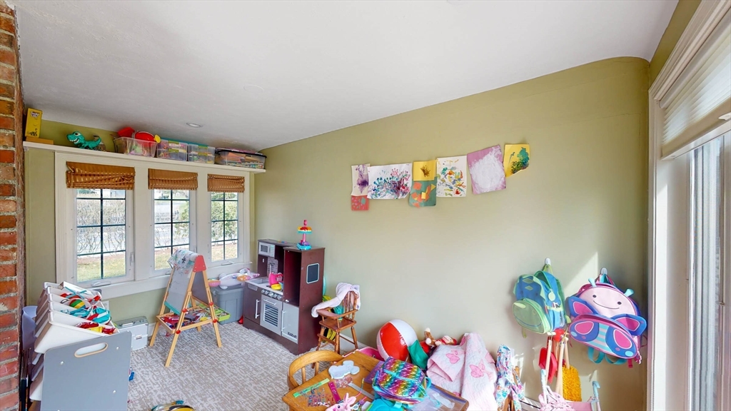 822 Walnut Street Newton, MA 02459 - Photo 5 of 36 Gallery Image 5