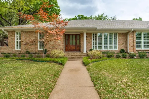 $1,100,000 | 6908 Town Bluff Drive, Dallas, TX 75248