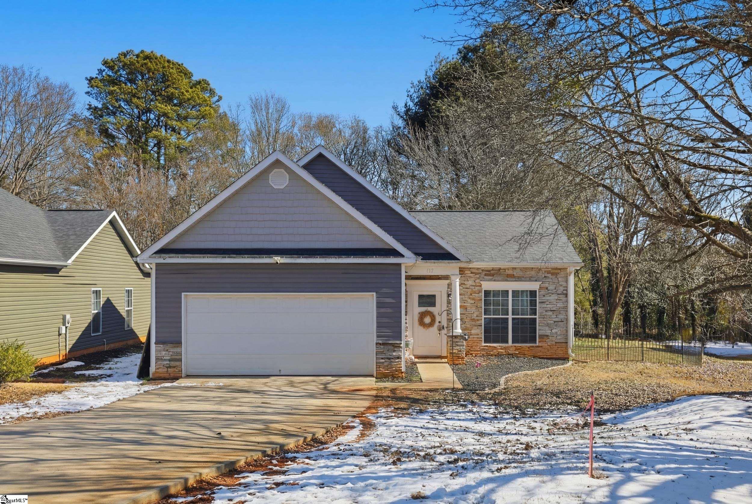 115 Dundee Court Anderson, SC 29621 - Photo 1 of 32 Gallery Image 1