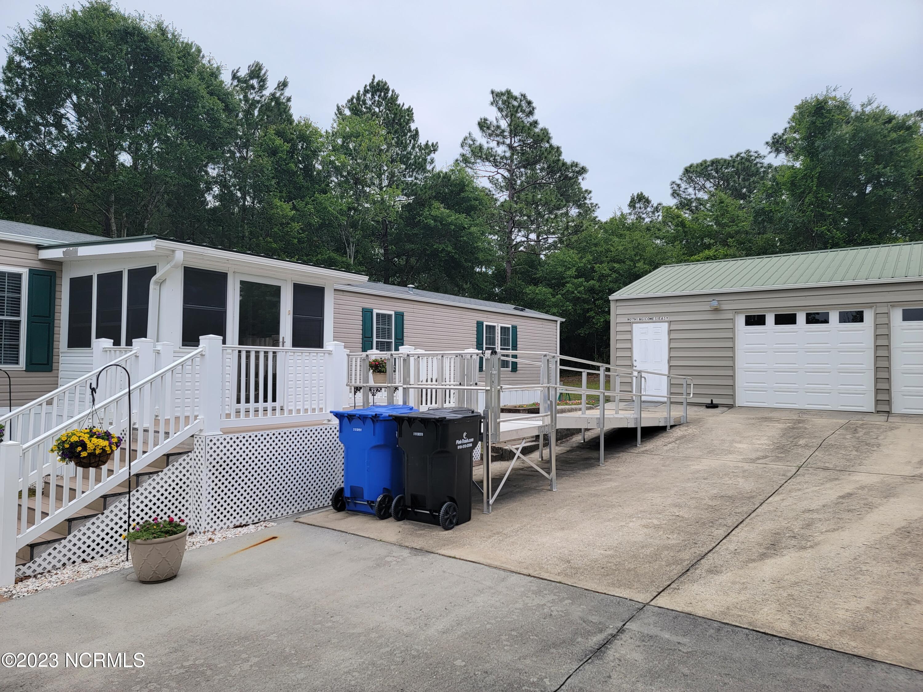 208 South Smith Street Holly Ridge, NC 28445 - Photo 3 of 8 20230526_114947