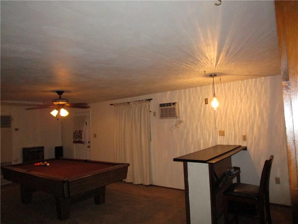 10125 Buchannon Road Pittsburgh, PA 15235 - Photo 9 of 25 Main Floor Family Room - Bar & Desk/office area to the left