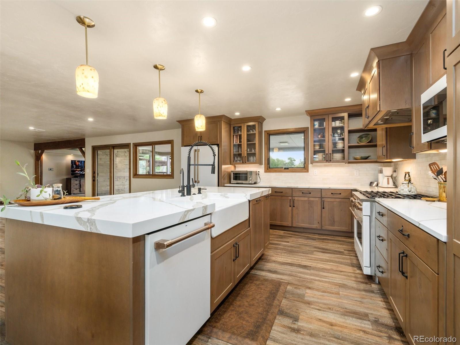 24675 Hillside Road Pueblo, CO 81006 - Photo 8 of 48 Gallery Image 8