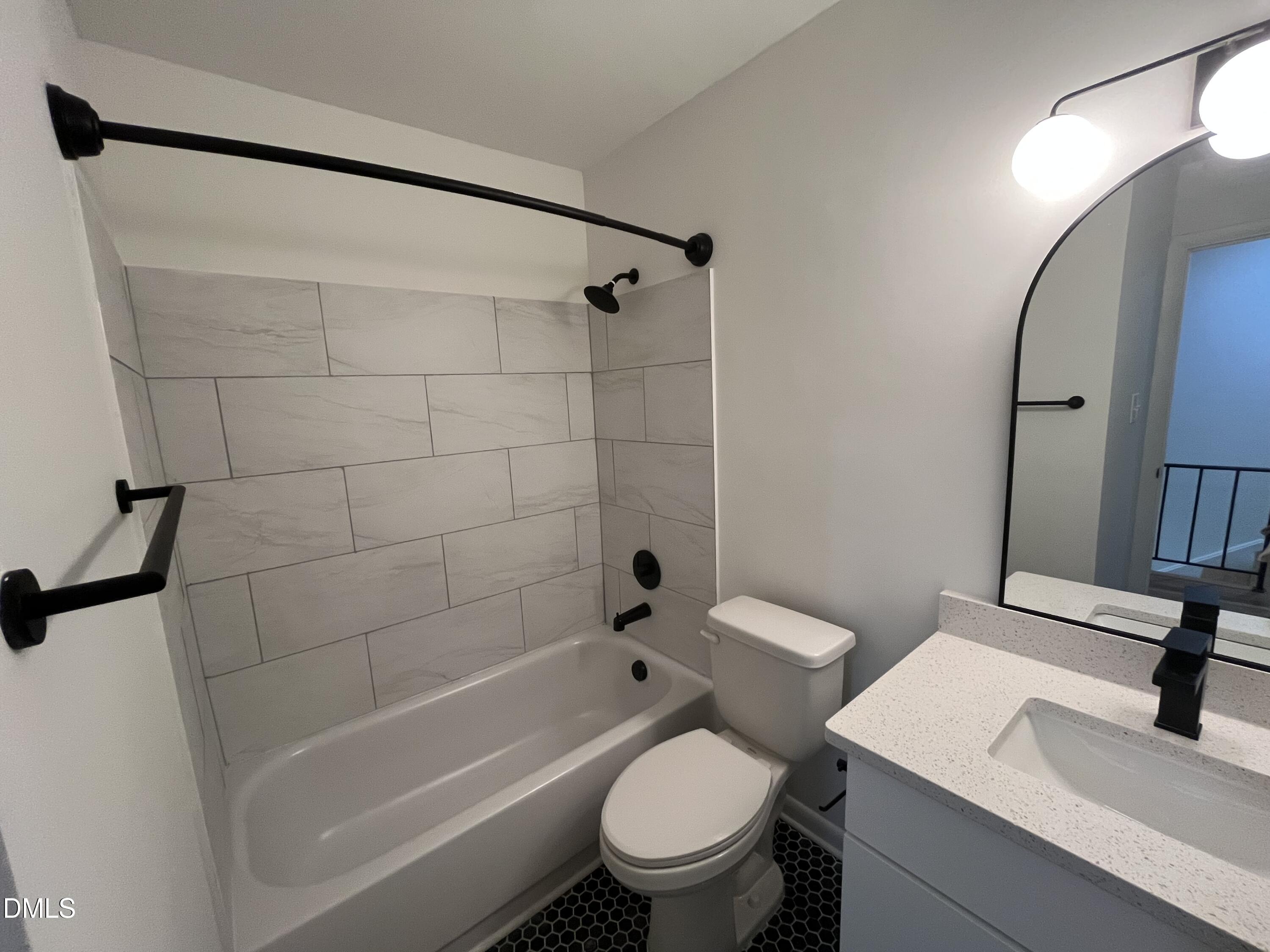 708 Hawes Court, Unit B Raleigh, NC 27608 - Photo 12 of 16 IMG_5981