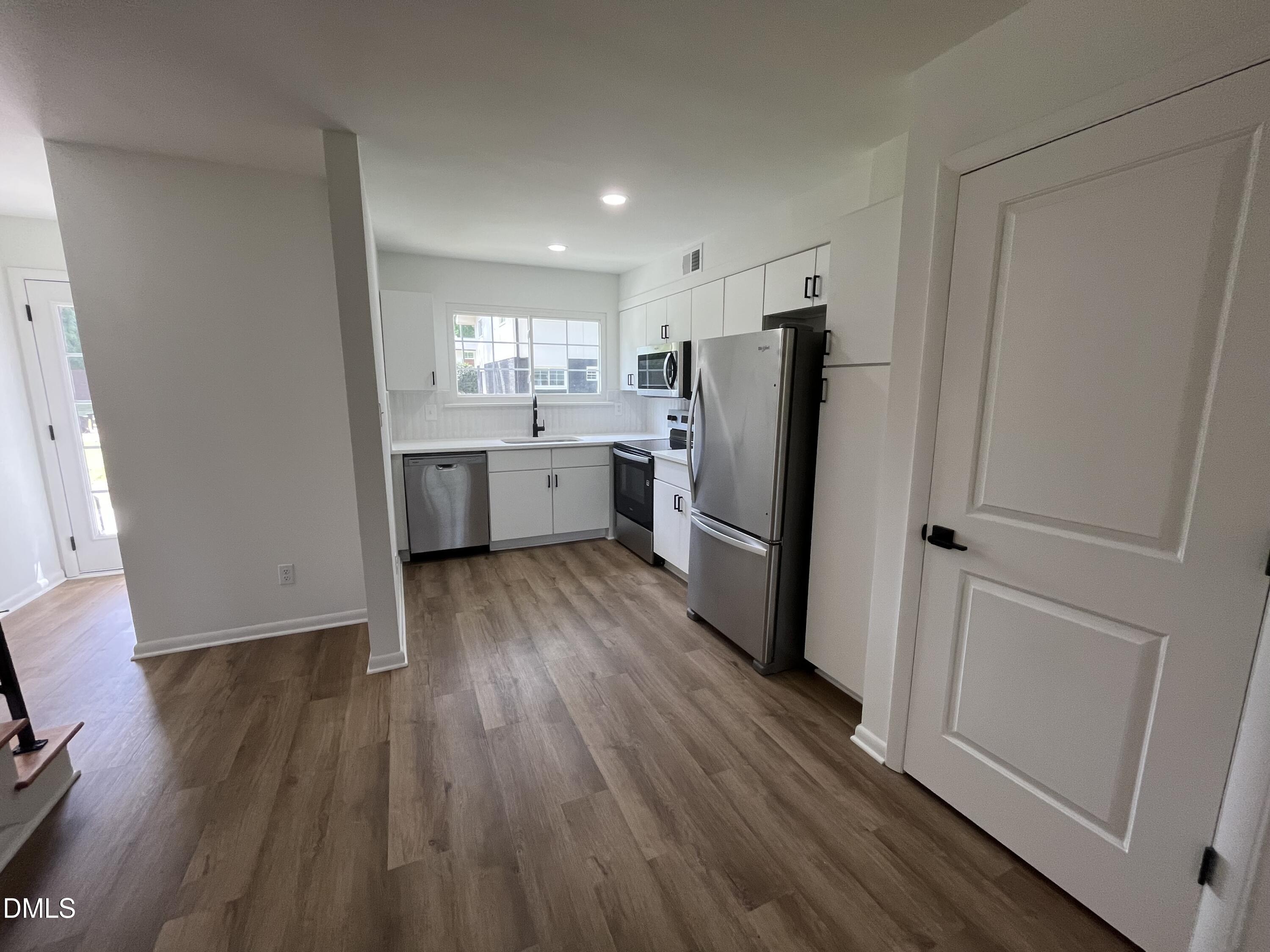 708 Hawes Court, Unit B Raleigh, NC 27608 - Photo 4 of 16 IMG_5973