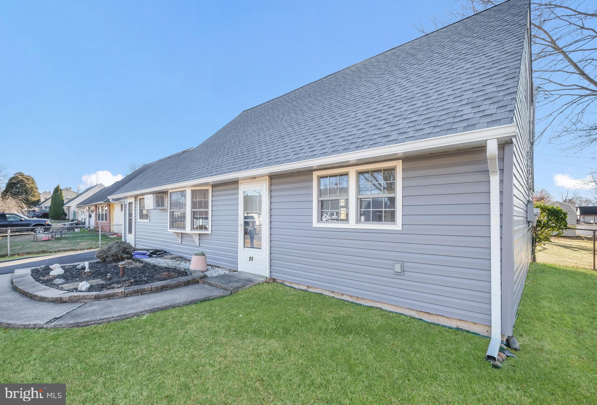 55 Mayflower Road Levittown, PA 19056 - Photo 3 of 27 Gallery Image 3