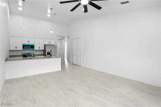 $469,900 | 360-362 Grant Boulevard, Lehigh Acres, FL 33974