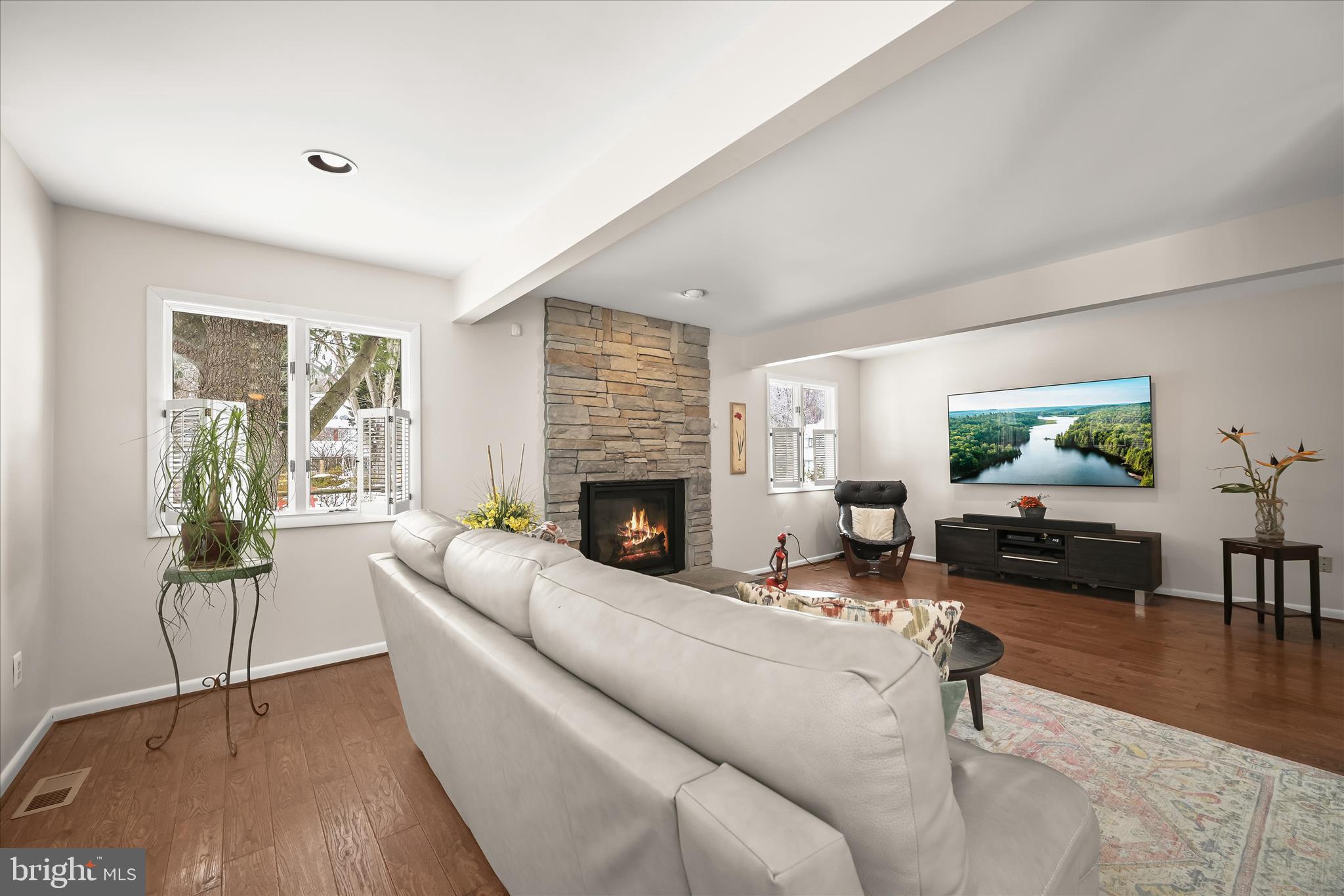 11810 Far Edge Path Columbia, MD 21044 - Photo 23 of 71 Family Room