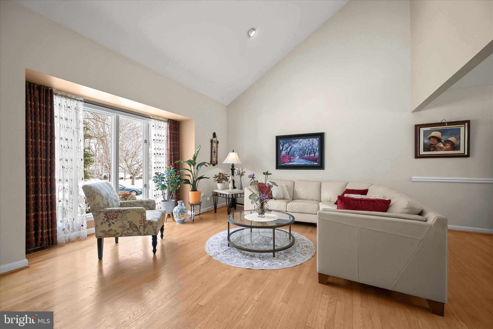 11810 Far Edge Path Columbia, MD 21044 - Photo 7 of 71 Living Room