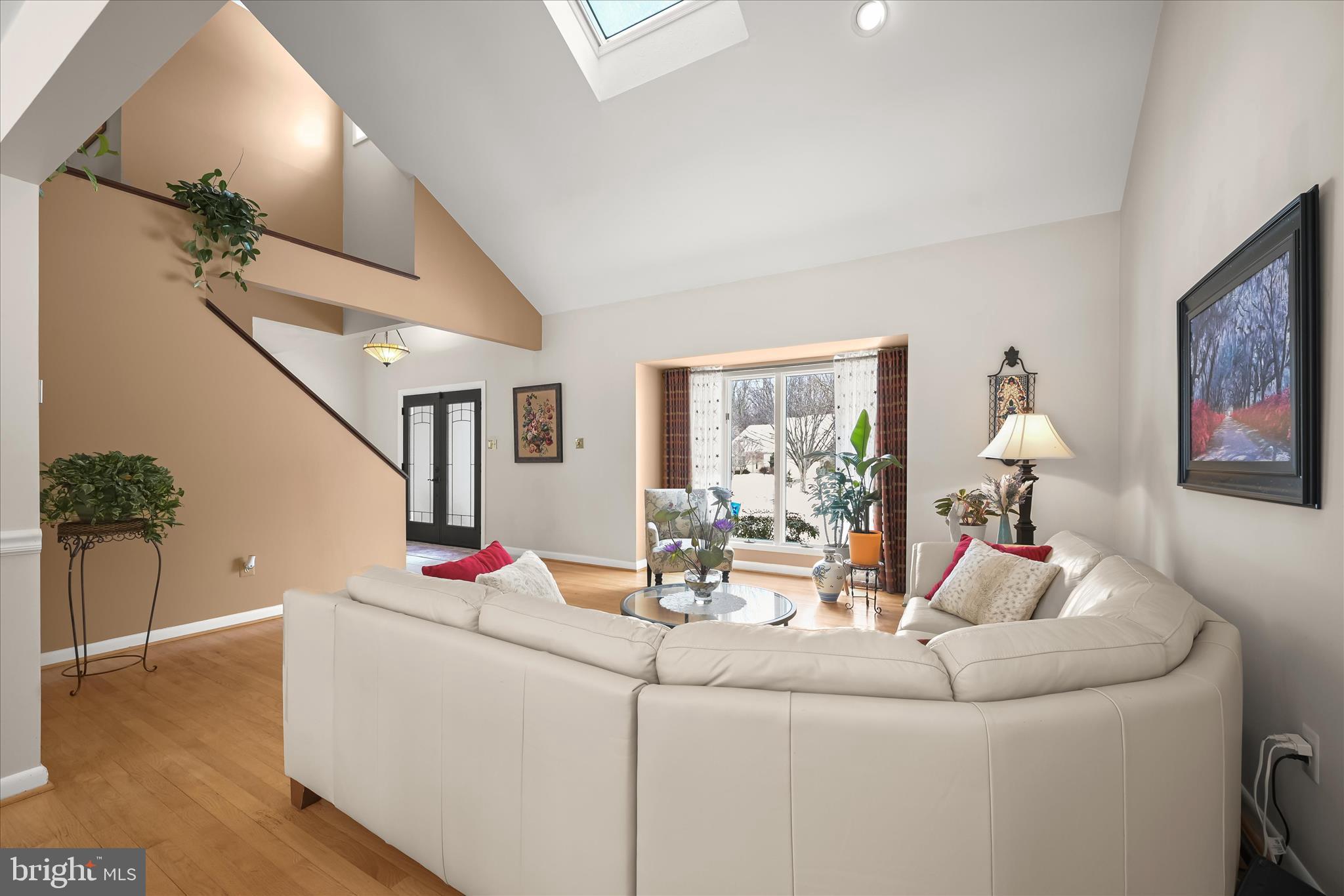 11810 Far Edge Path Columbia, MD 21044 - Photo 8 of 71 Living Room