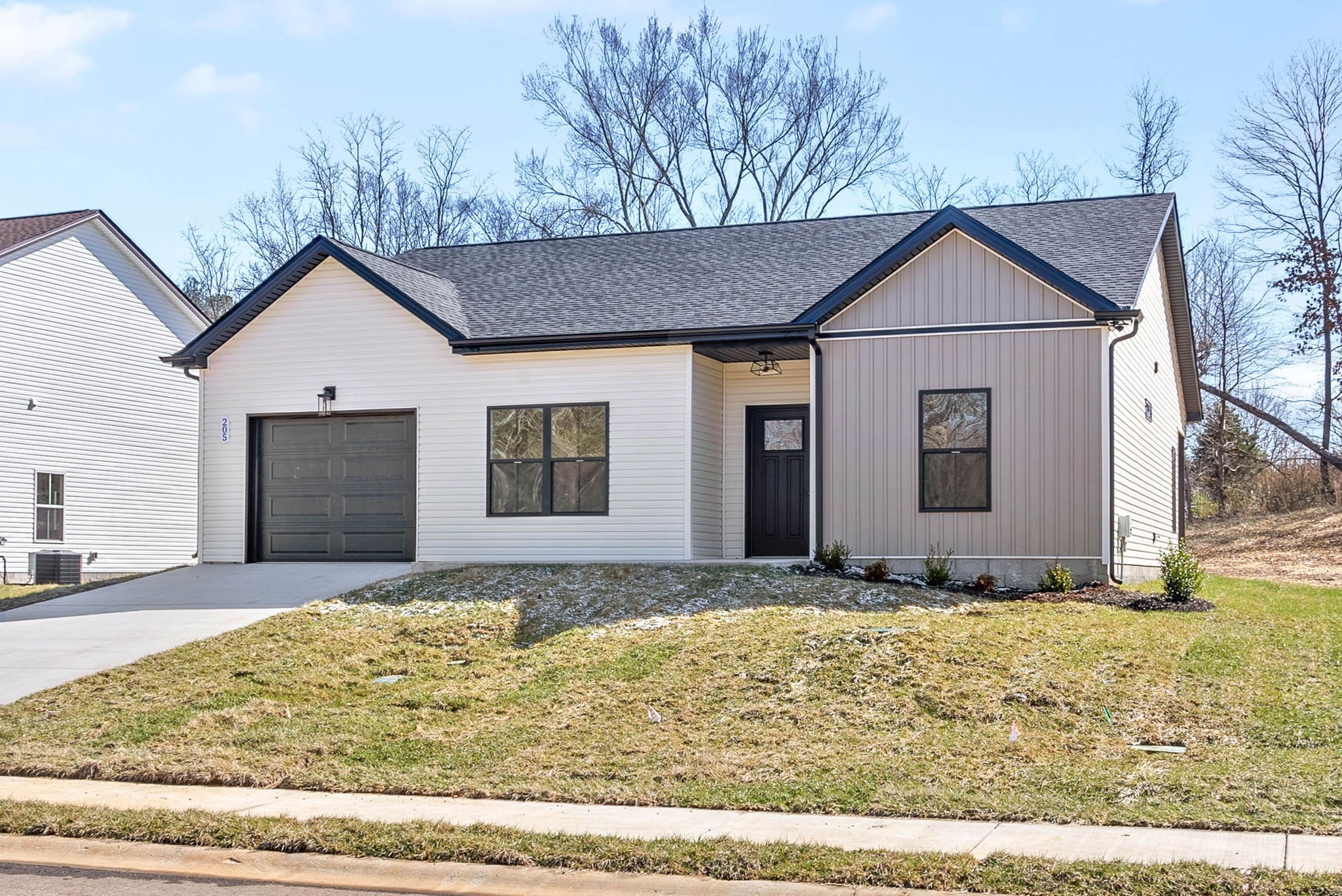 205 Wayne Hall Road Clarksville, TN 37040 - Photo 4 of 47