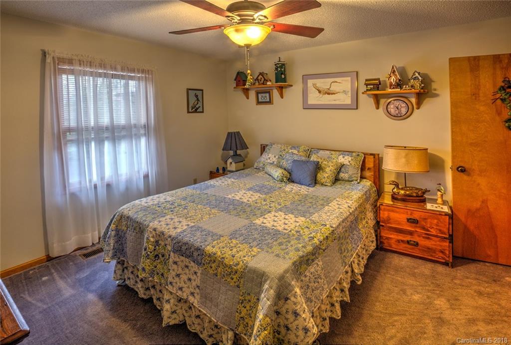 261 Tiptop Road Brevard, NC 28712 - Photo 8 of 13 Gallery Image 8