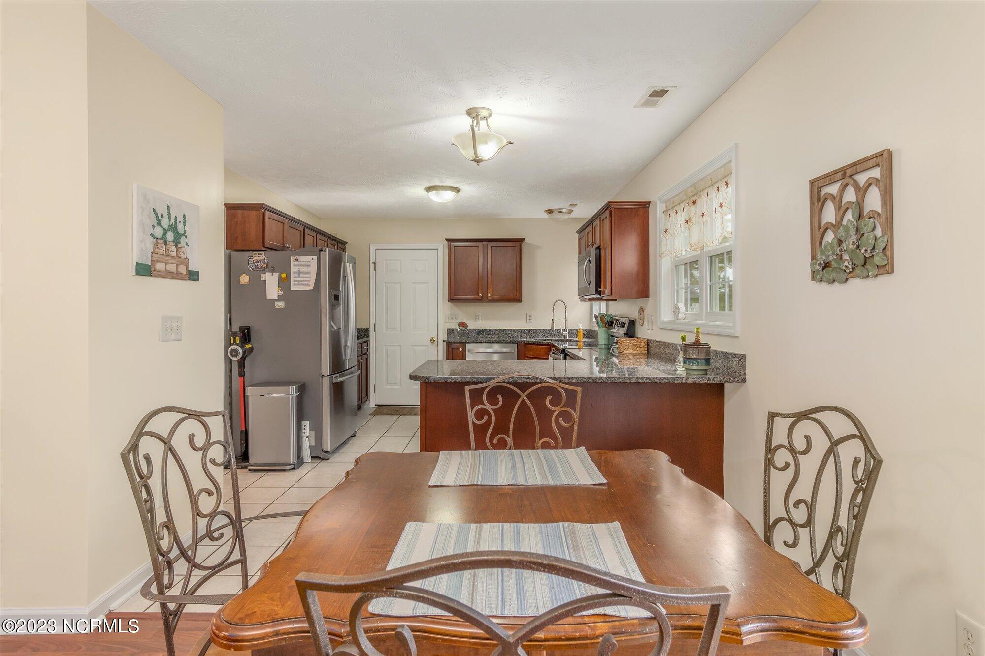 214 Rutherford Way Jacksonville, NC 28540 - Photo 17 of 44 17-214 Rutherford-17