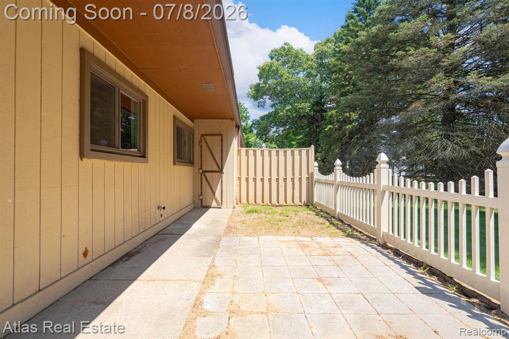 2255 North Milford Road Highland, MI 48357 - Photo 5 of 26
