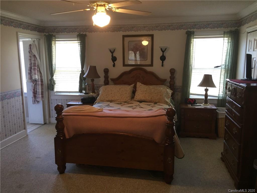 2037 Valley View Lane Lincolnton, NC 28092 - Photo 12 of 30 Gallery Image 12
