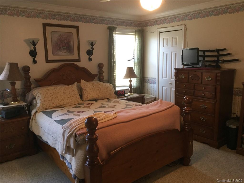 2037 Valley View Lane Lincolnton, NC 28092 - Photo 13 of 30 Gallery Image 13
