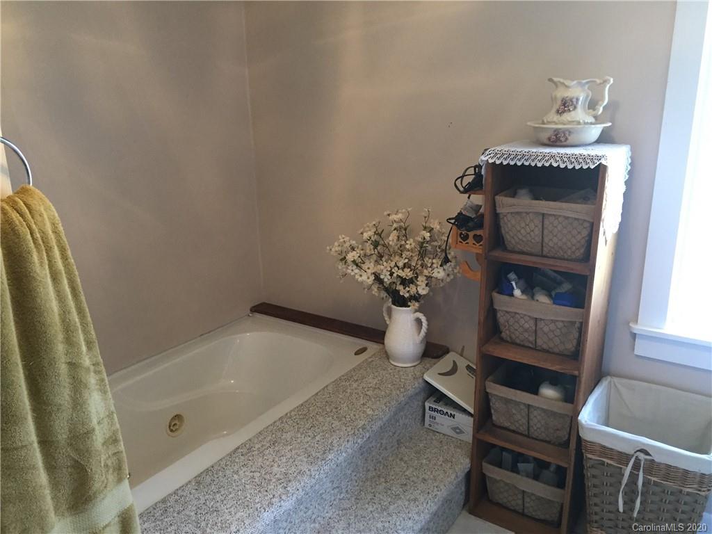 2037 Valley View Lane Lincolnton, NC 28092 - Photo 17 of 30 Gallery Image 17