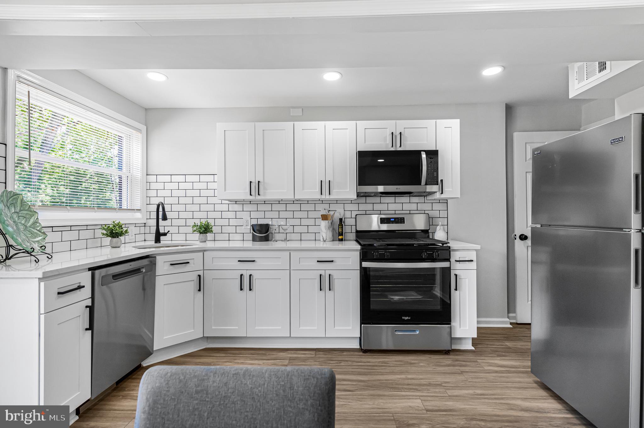 1986 Carter Road Folcroft, PA 19032 - Photo 6 of 32