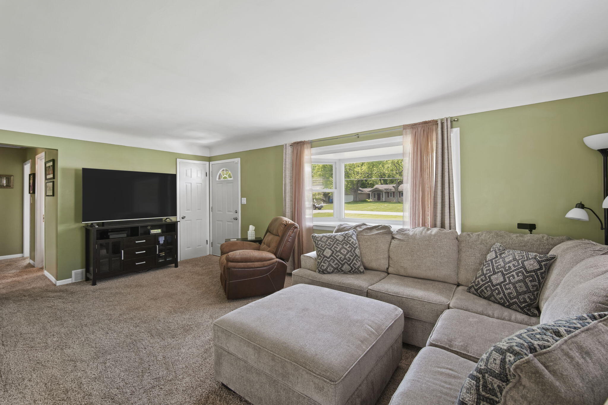 703 Leo Road Jackson, MI 49203 - Photo 8 of 58 9