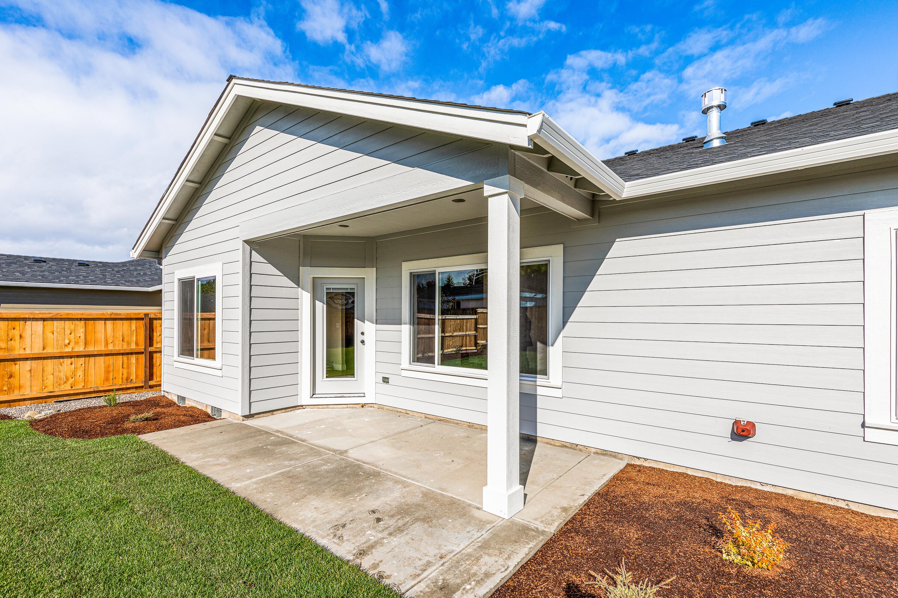 445 Cheney Loop Central Point, OR 97502 - Photo 28 of 35 36